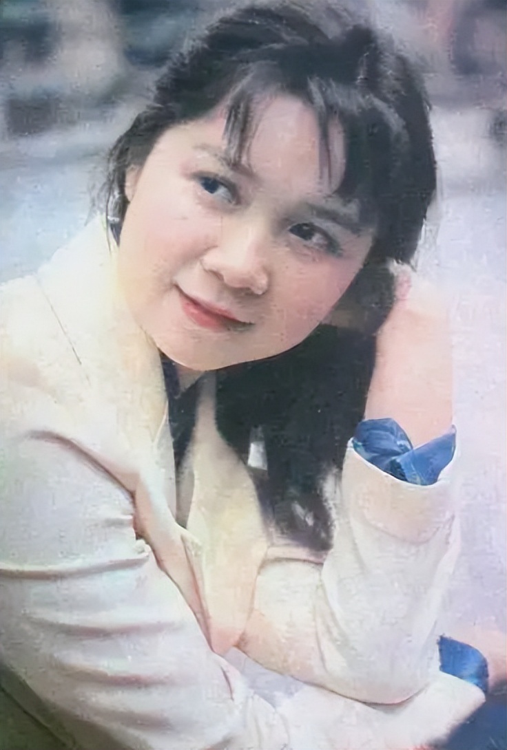 整容过度垮脸的女星,整容失败的蛇精脸女演员