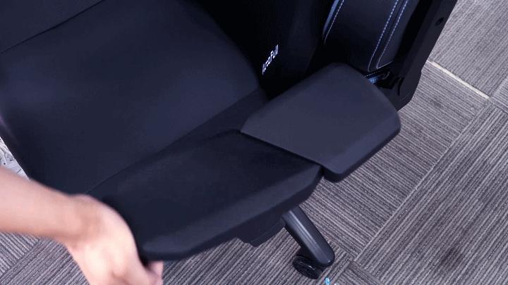 傲风机械大师pro电竞椅测评,多功能协助智能机械臂