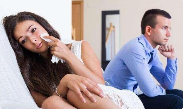 女儿遭到家暴爸爸的做法太解气了,女婿对女儿家暴女方家长如何处理