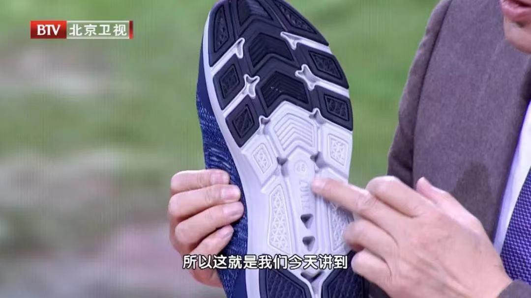 每天踮脚而立百病消,每天坚持踮踮脚越活越健康