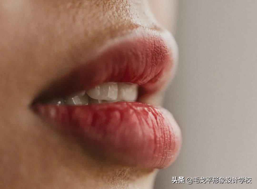 你真的会涂唇釉吗,你真的会遮瑕吗美妆教程