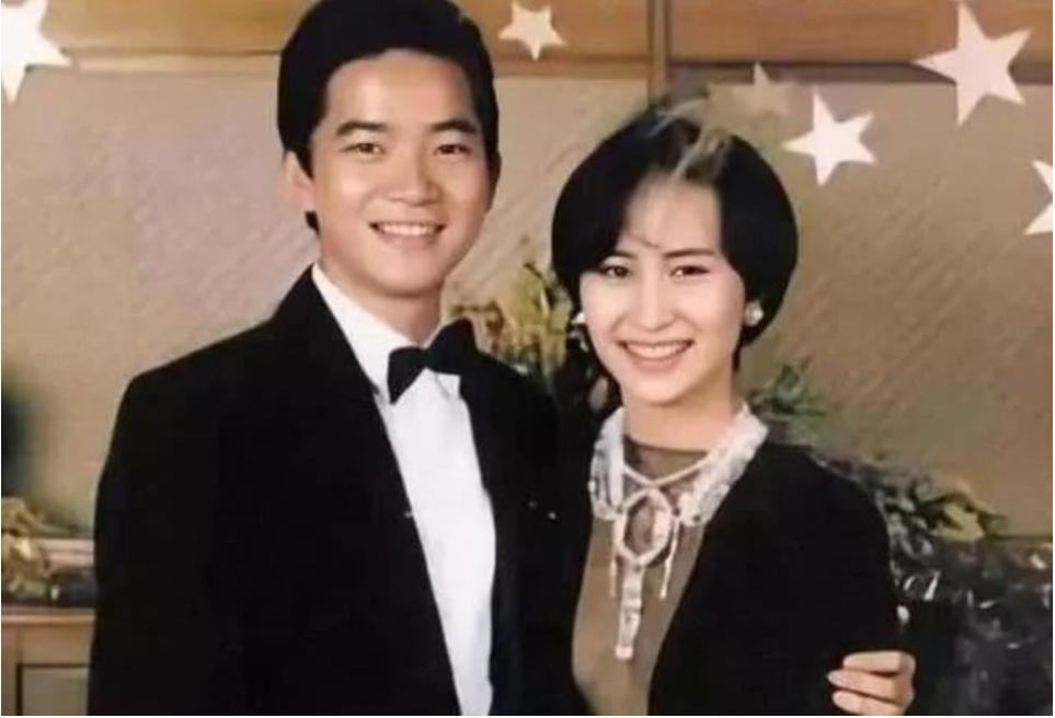 9对“阴阳相隔”的昔日情侣，4个癌症，3个自杀，2个意外