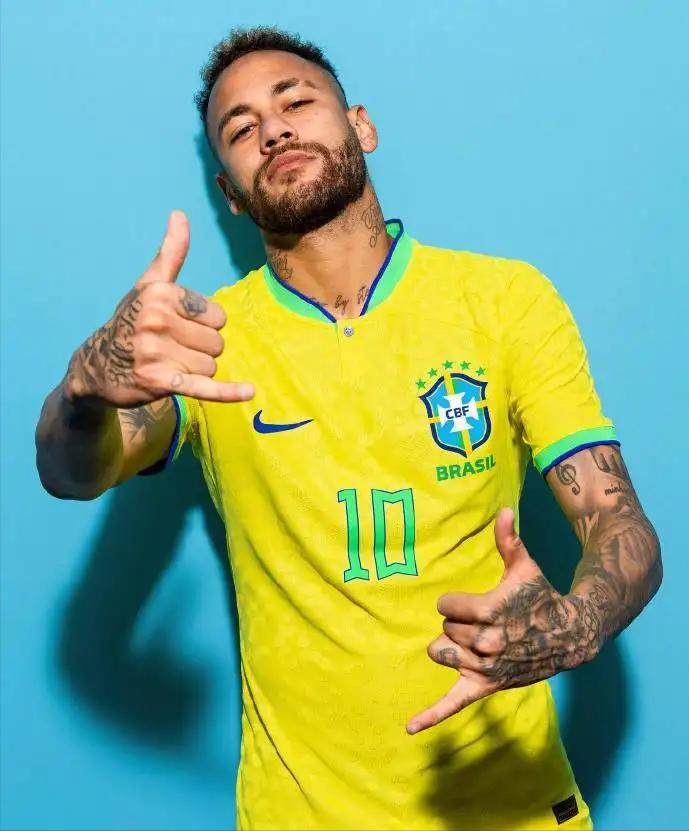 内马尔演技假摔队友,内马尔假摔自作自受