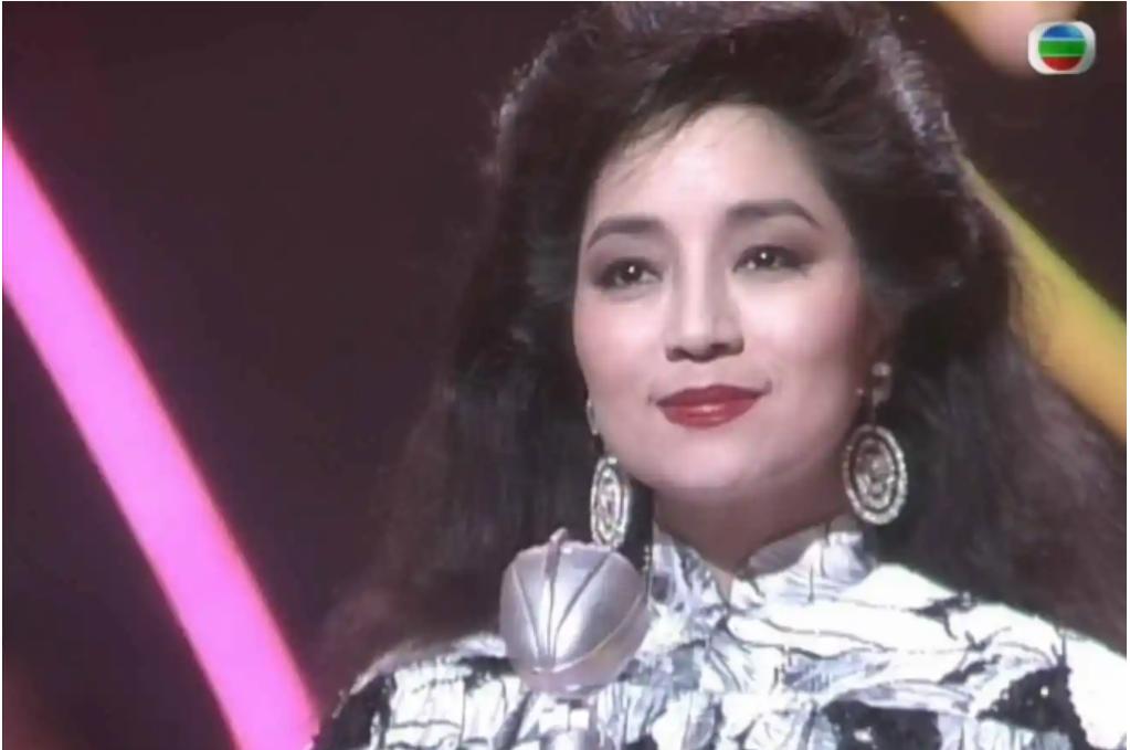毛阿敏唱功排名,1993梅艳芳毛阿敏视频
