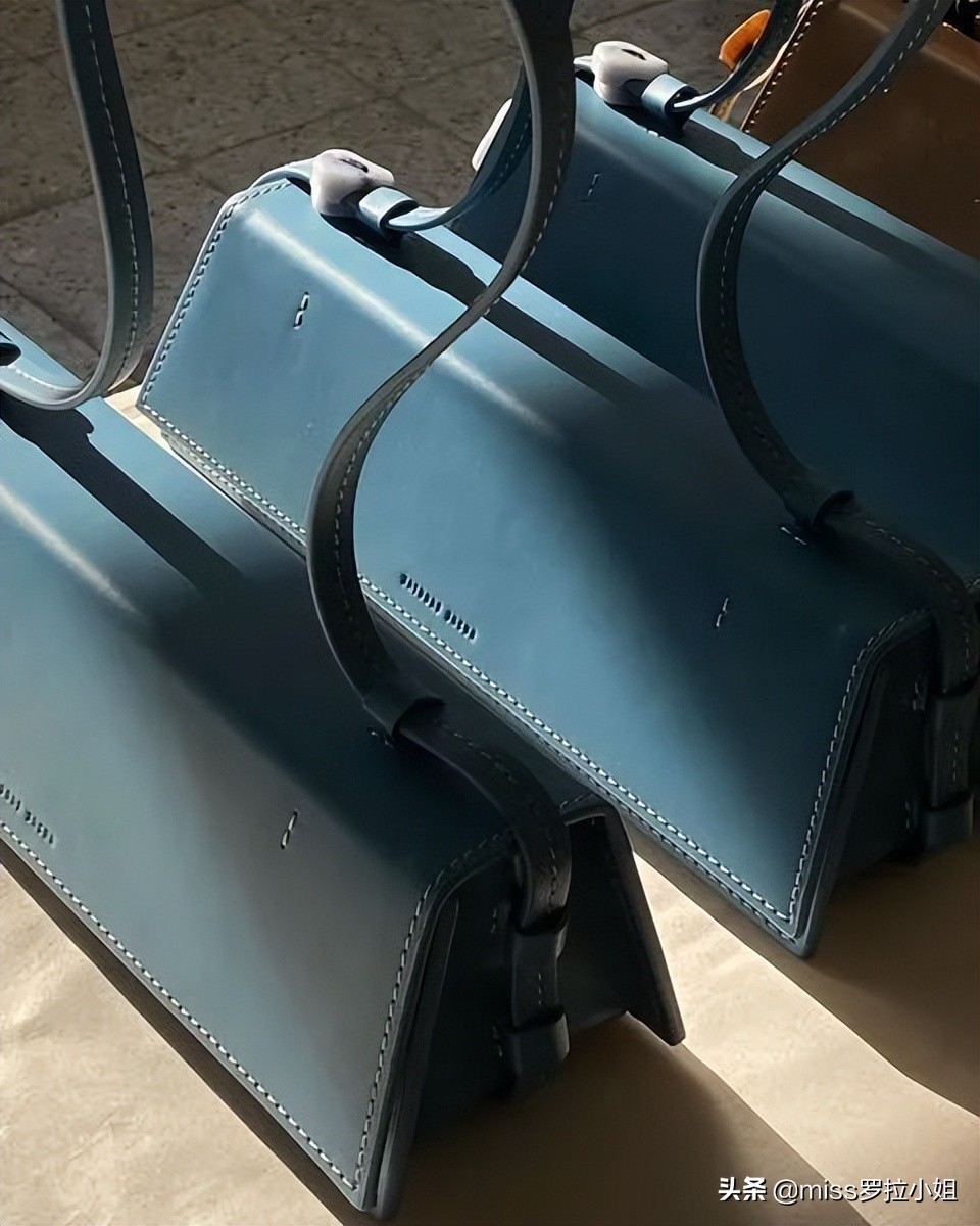 袁咏仪买名牌包包,袁咏仪同款小包