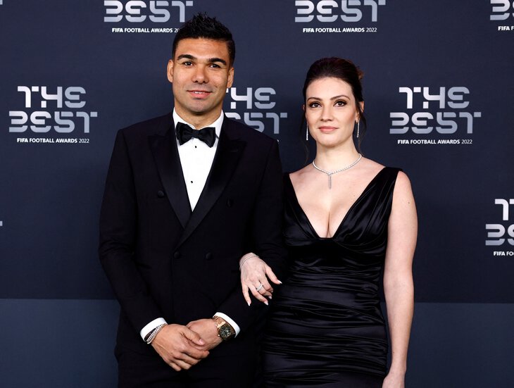 摩根世界杯梅西,梅西黑袍领奖视频