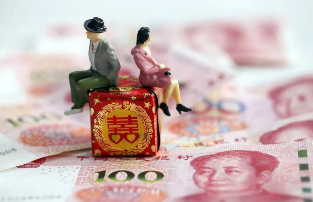 谈恋爱5年向男朋友要8w彩礼,和女朋友相恋8年后父母要求彩礼