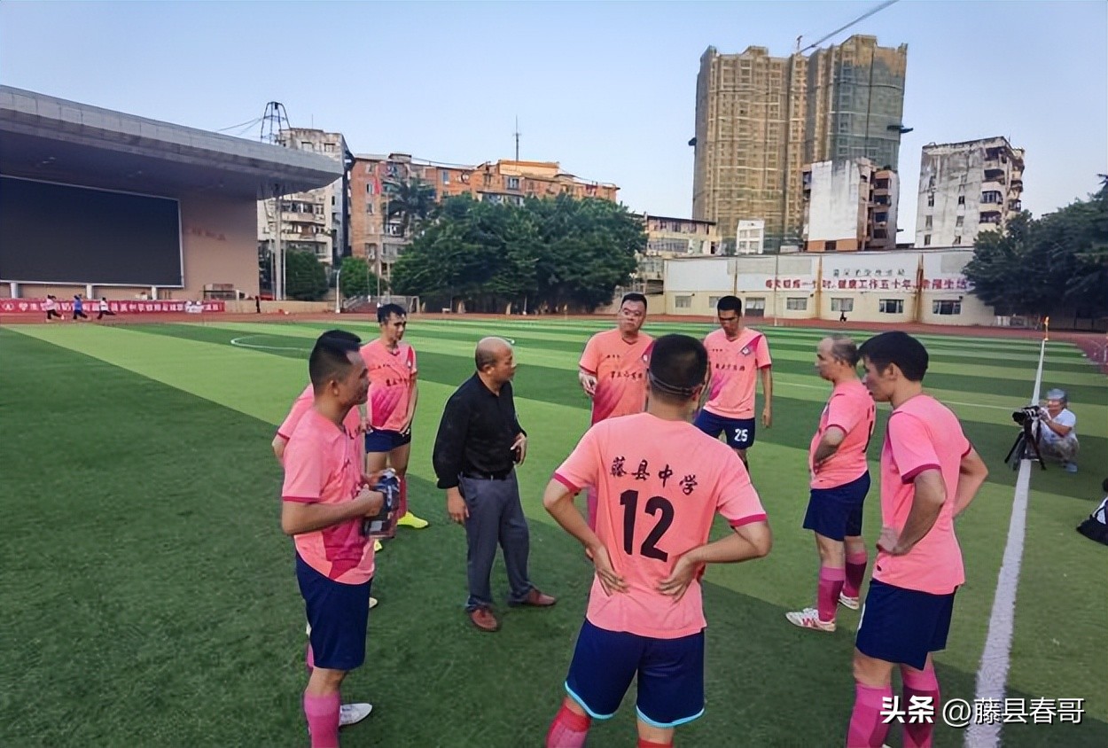 广西区教职工足球比赛,问鼎全州中小学校园足球联赛冠军