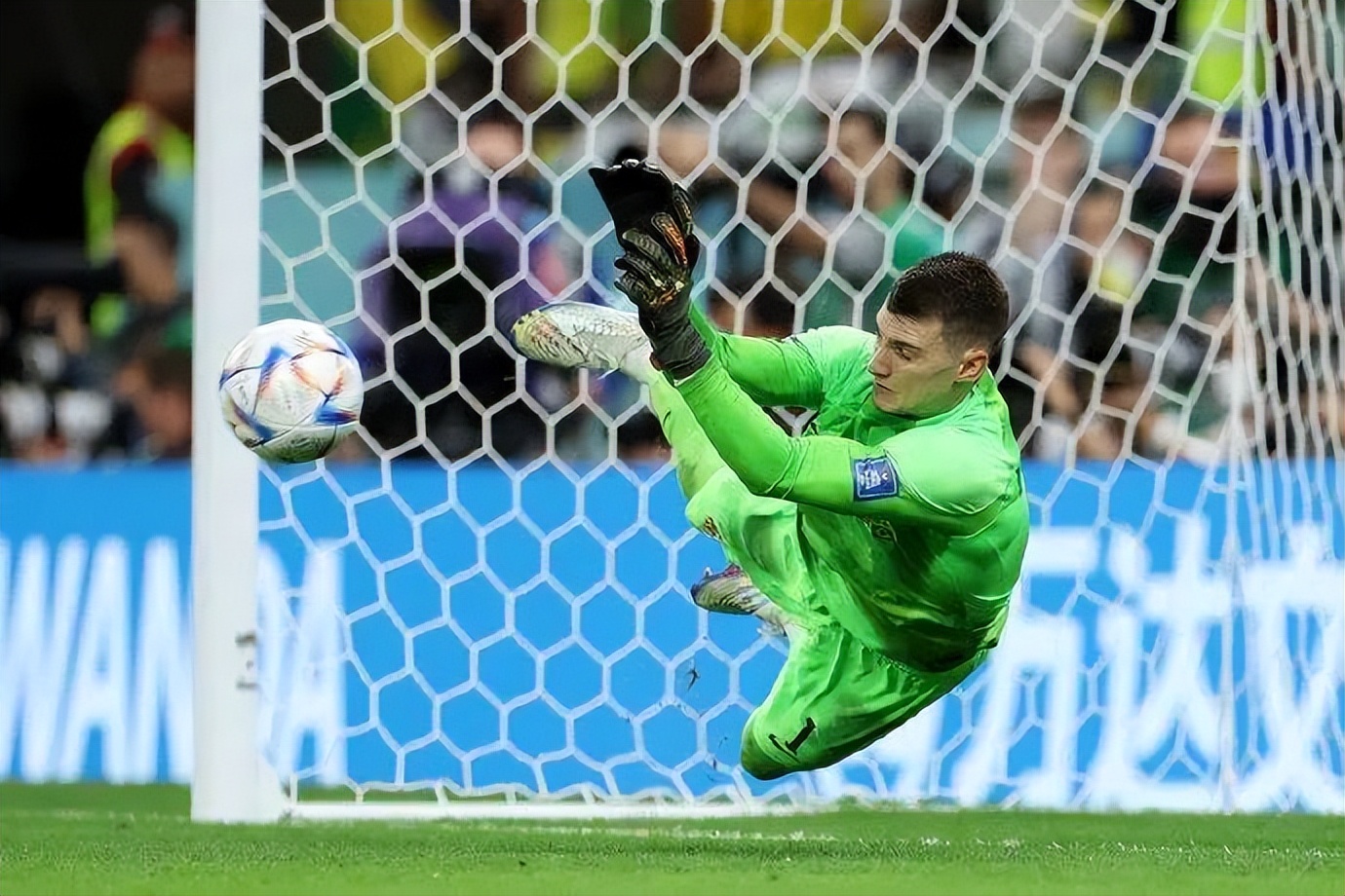 巨星暮年的世界杯,2022世界杯至今表现最好的门将
