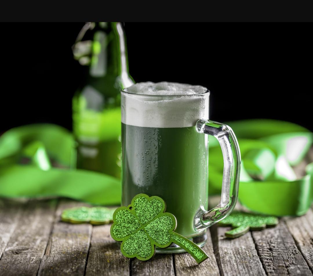 全球7亿人庆祝的“绿帽节”，节庆经济与文化认同的双赢典范