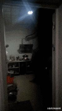 “24岁的女友发育成这样算正常吗？”哈哈哈朋友都说她是我兄弟！