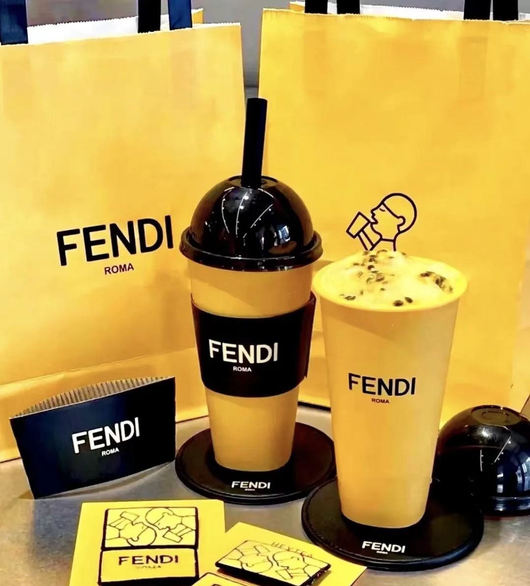 喜茶FENDI联名款被疯抢,喜茶与fendi联名款爆款原因