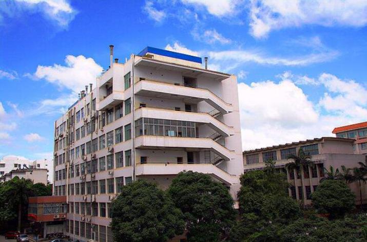 分数不高想学计算机院校推荐,临床医学专业最好的几所学校