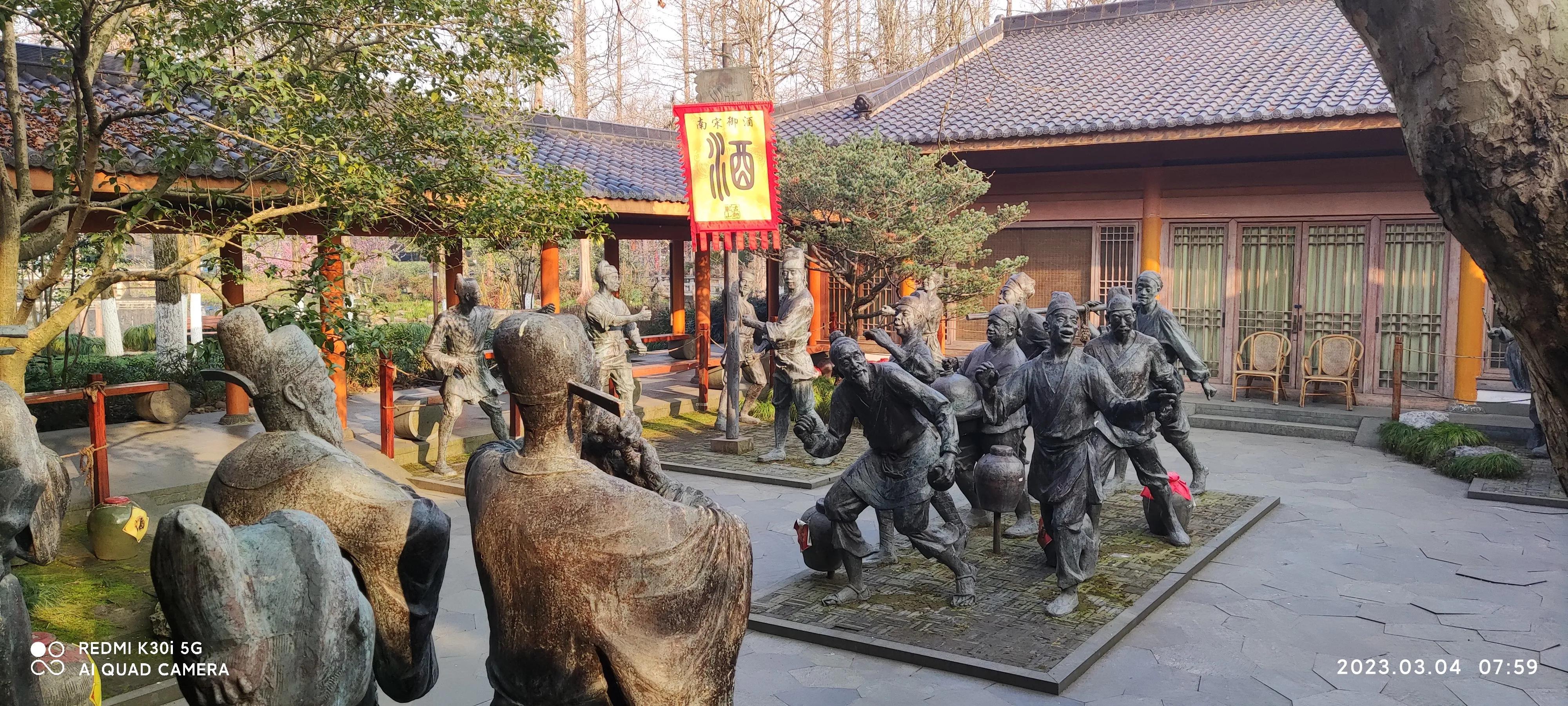 曲院风荷和苏堤断桥的位置,走遍西湖旅游攻略