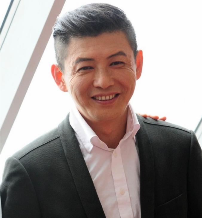 程前：与前妻离婚27年，娶小娇妻51岁当爹，如今前妻生活怎么样了