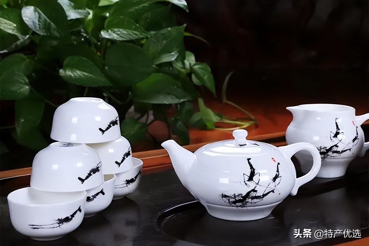 用贝壳做成的瓷器，你见过吗？