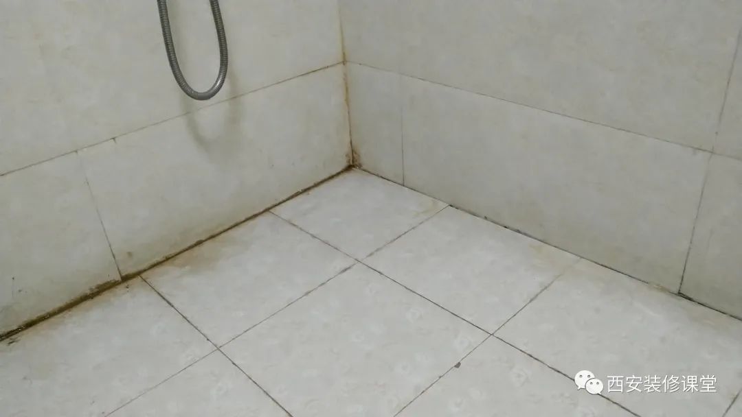 装修好的卫生间漏水怎么补救,楼下装修砸墙造成楼上卫生间漏水