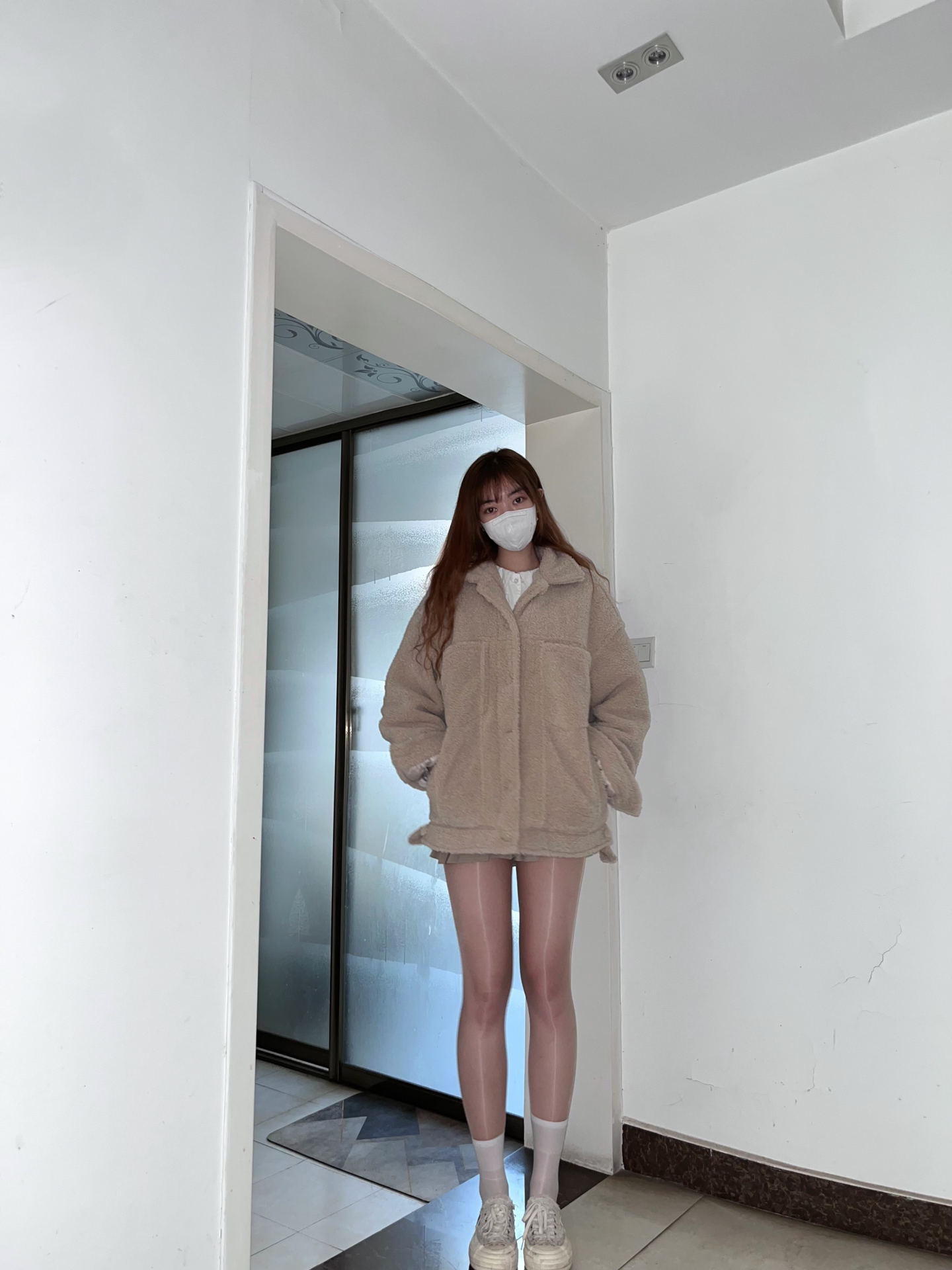 闺蜜钟情于油亮*袜丝**，今天终于知道原因了