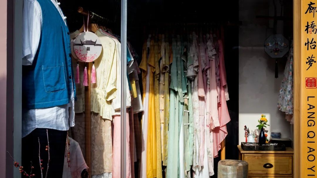 一条街里的卧虎藏龙,东关街里的小巷子别有一番风味