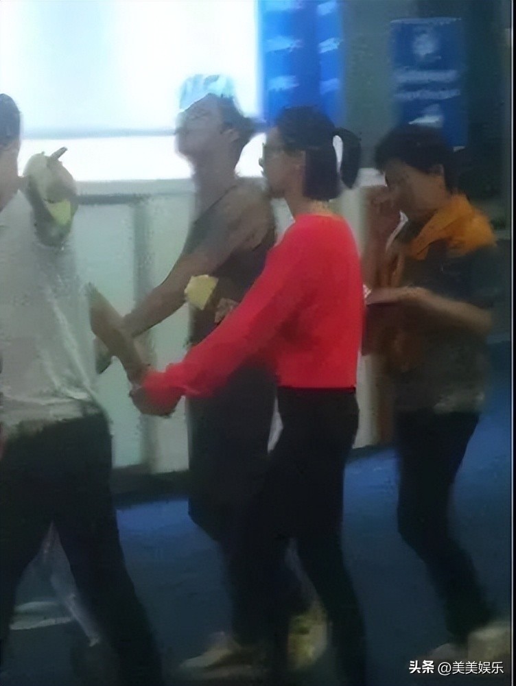 戚薇带货事件,戚薇直播带货送东西是真的吗