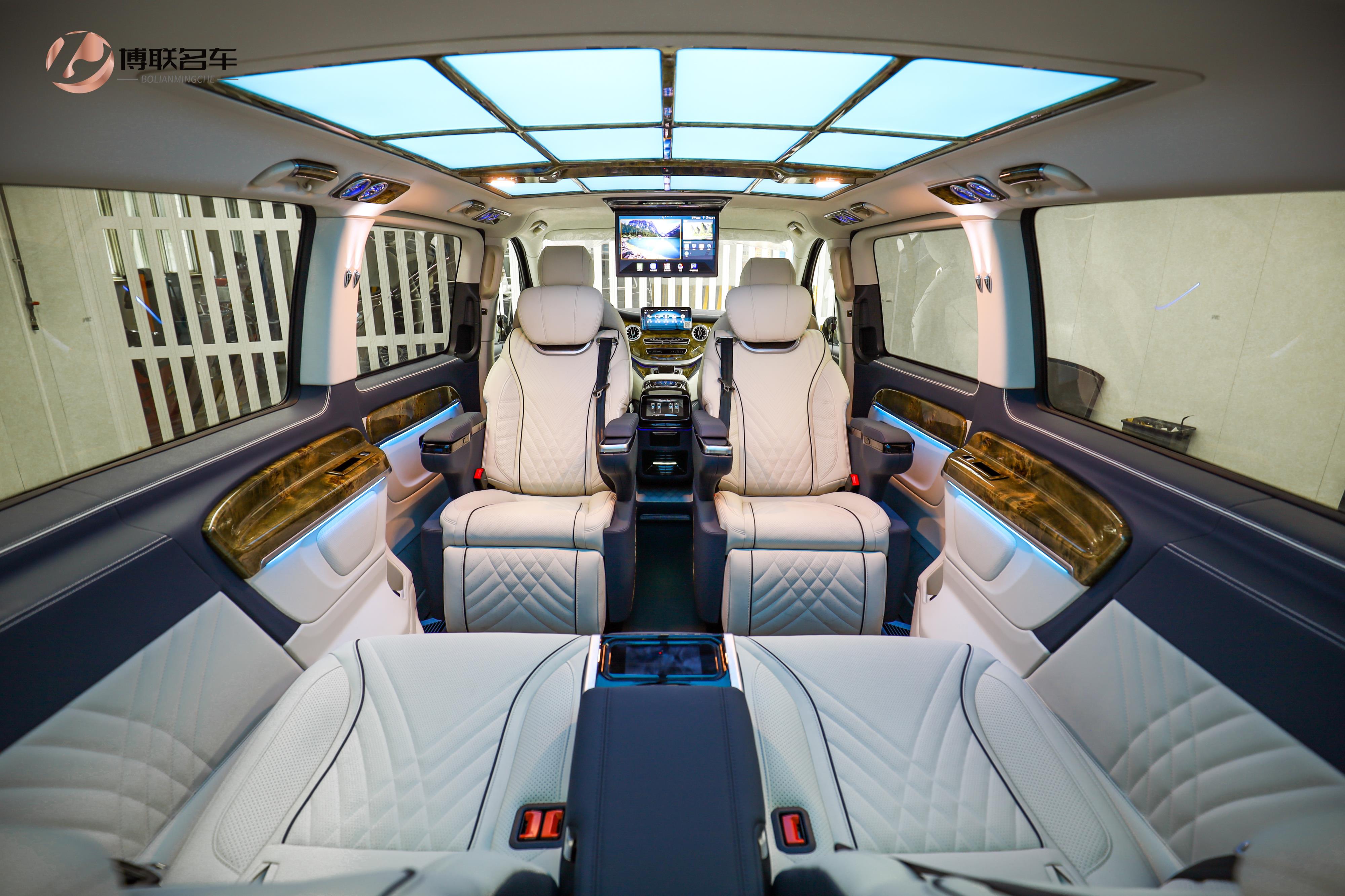 最新款的奔驰威霆怎么样,奔驰威霆哪一款好看