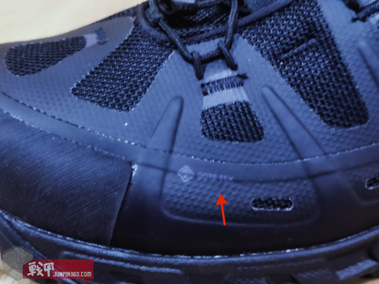 空降到“大秦”上空的萨瓦迪卡