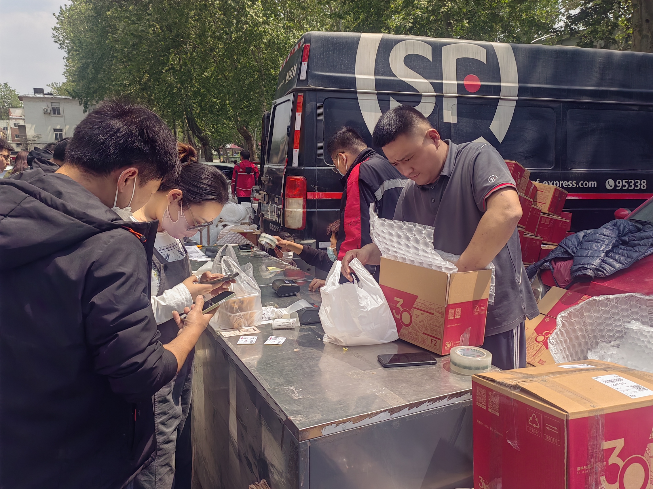 从人间烟火到城市之光,从城市生活品质看城市人文精神