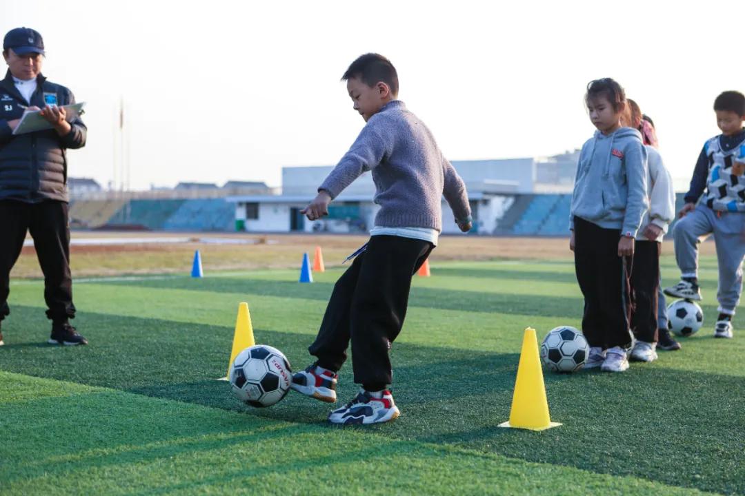 如皋市高明学校：秉承红色老区光荣传统，高明足球勇争一流