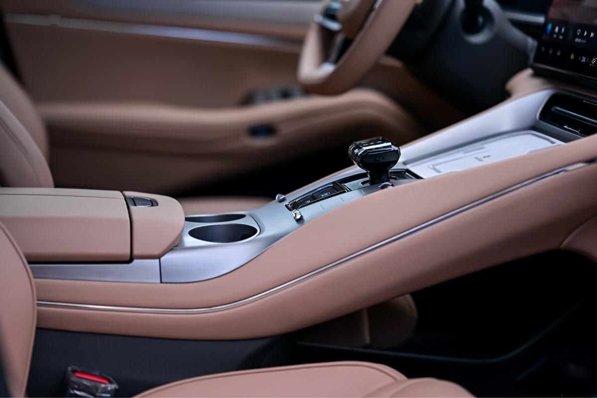 豪华智能suv腾势n7震撼上市,腾势n7智能豪华纯电suv天花板