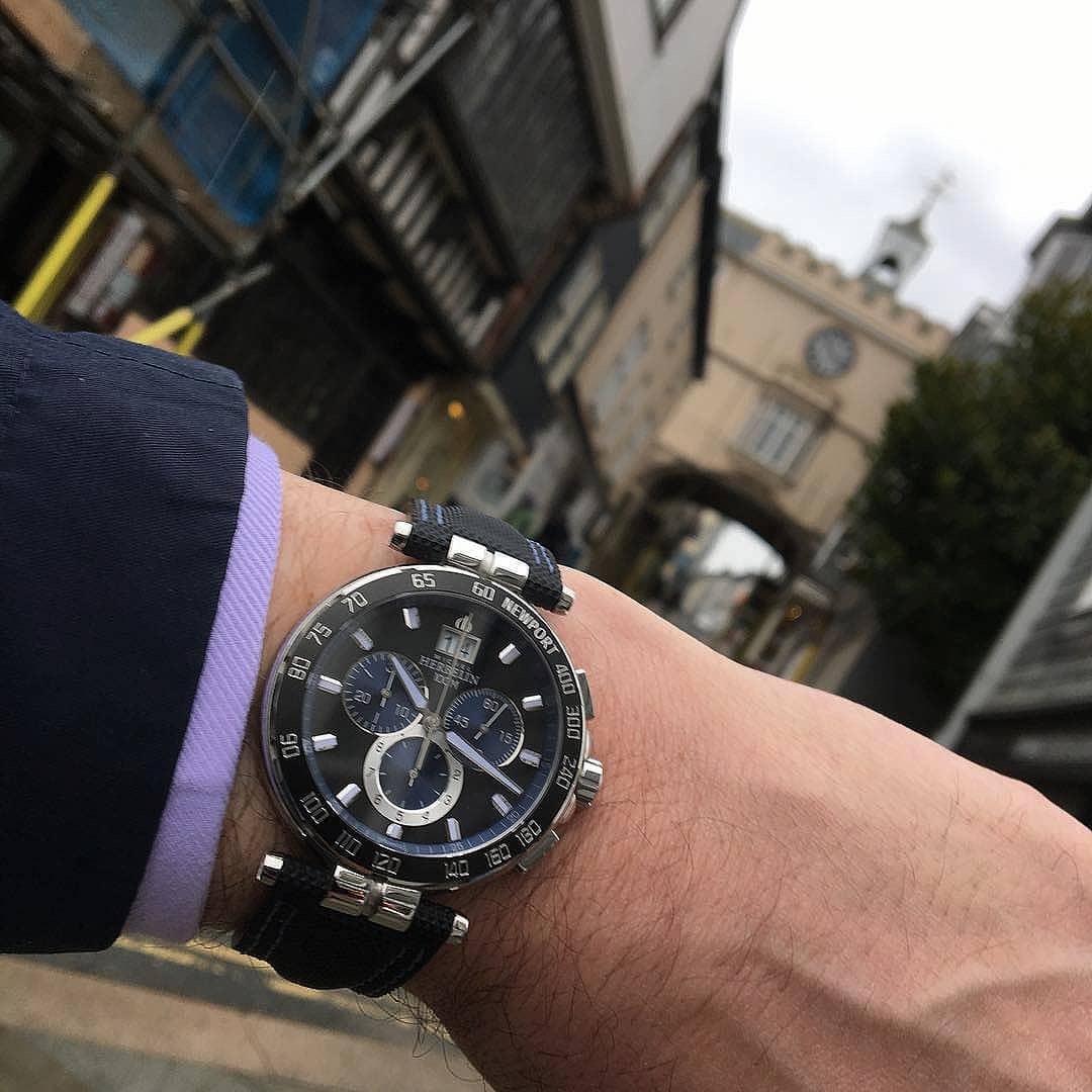 手表有保卡专卖店维修花钱吗,手表有保卡保养要钱吗