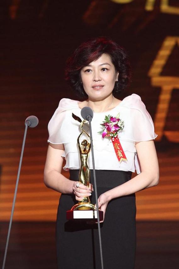 李咏的妻子哈文患了什么病,主持人李咏是哪年去世的