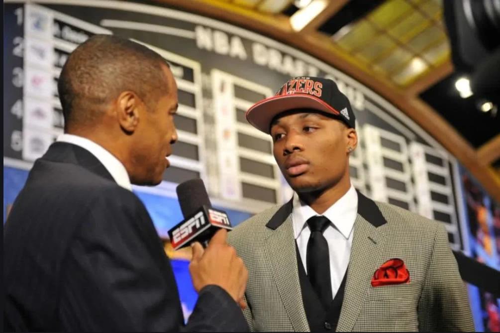 利拉德坚守开拓者,利拉德长文感谢波特兰