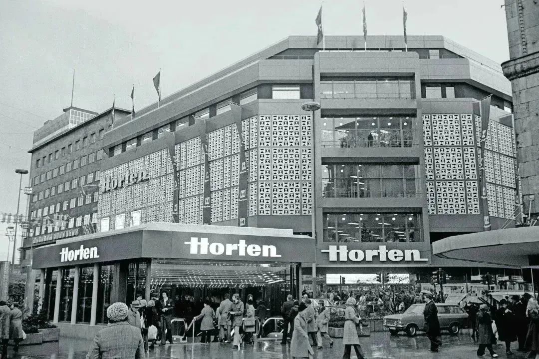 伊丽莎白·泰勒的珠宝最后给了谁,伊丽莎白泰勒和奢华珠宝