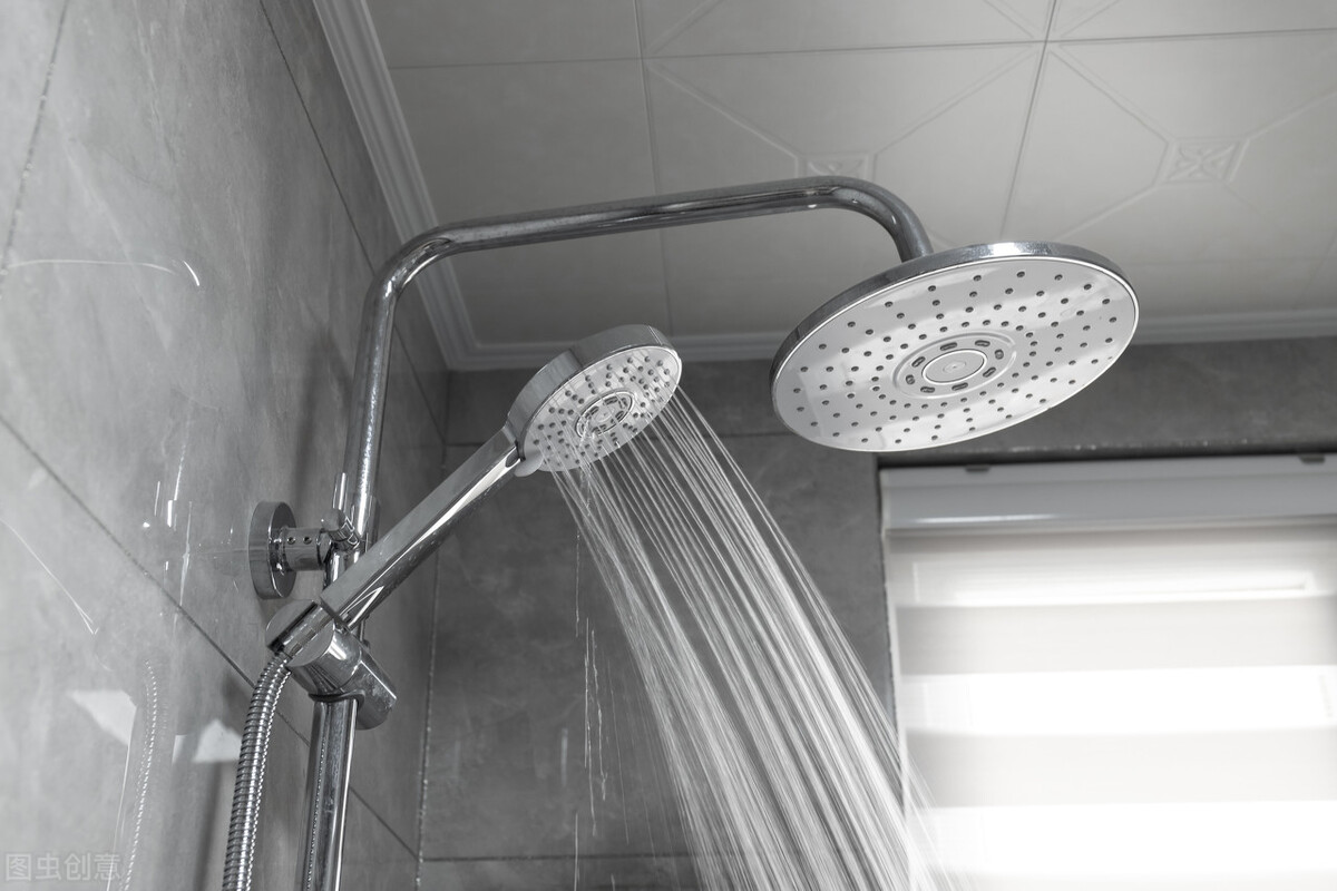 5万穷装攻略成都,5万穷装112平黑白极简