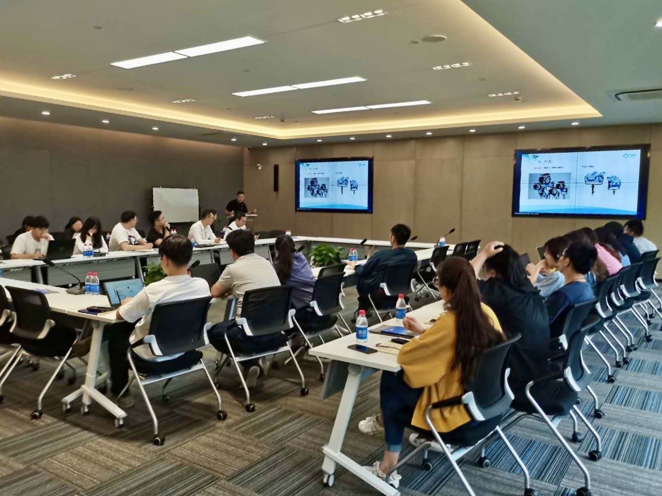 小成本创业模式,目前低成本创业行业有哪些