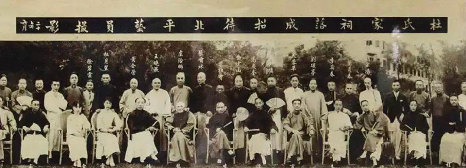 他曾是上海滩说一不二的黑帮大佬，却因为一次选择遗憾终身