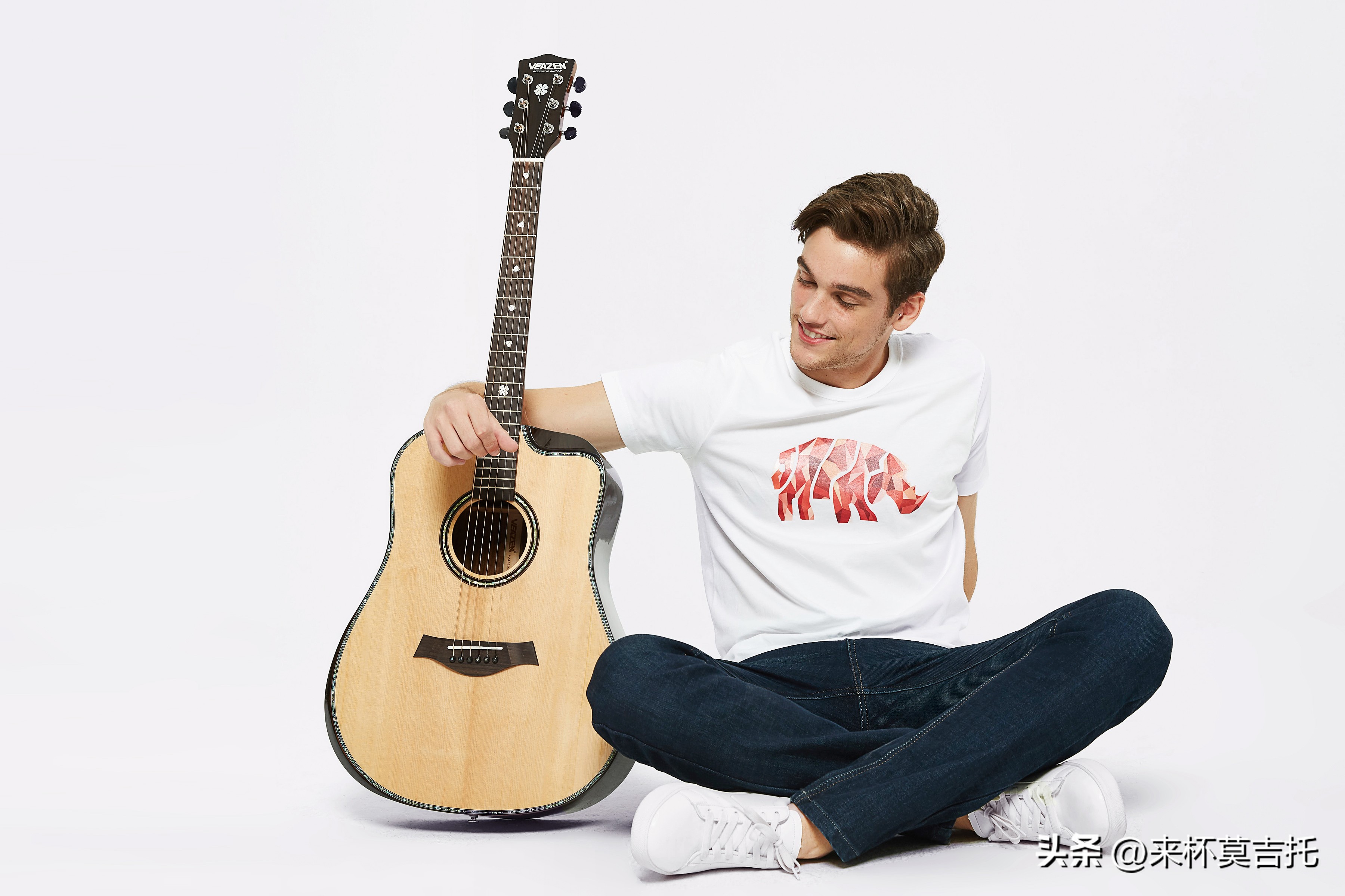 初学者买单板吉他还是合板吉他,丹迪jf651吉他单板民谣吉他多少钱