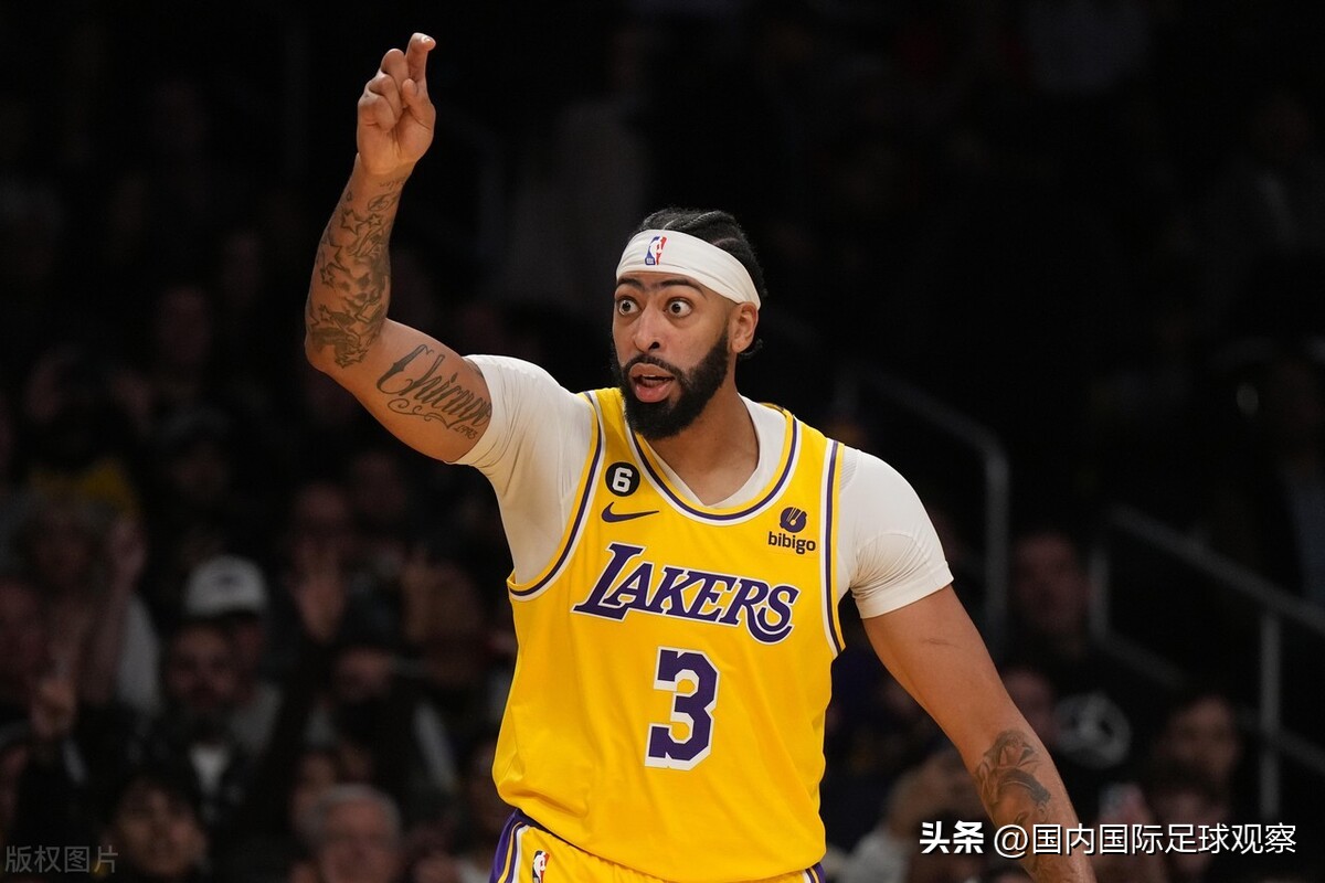 NBA再现逆转！湖人队111-108险胜独行侠！詹姆斯26分！戴维斯30分
