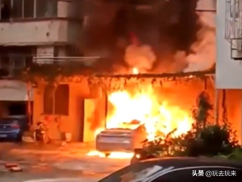 雷克萨斯行驶中自燃爆炸,雷克萨斯车自燃事件