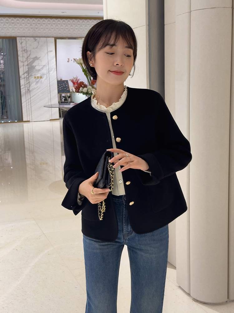 开春这样穿酷帅又有质感,2020开春温柔系穿搭时髦又高级