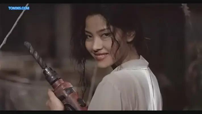 尺度碾压所有复仇*片爽**，这部邪典类复仇电影太凶狠，不建议观看