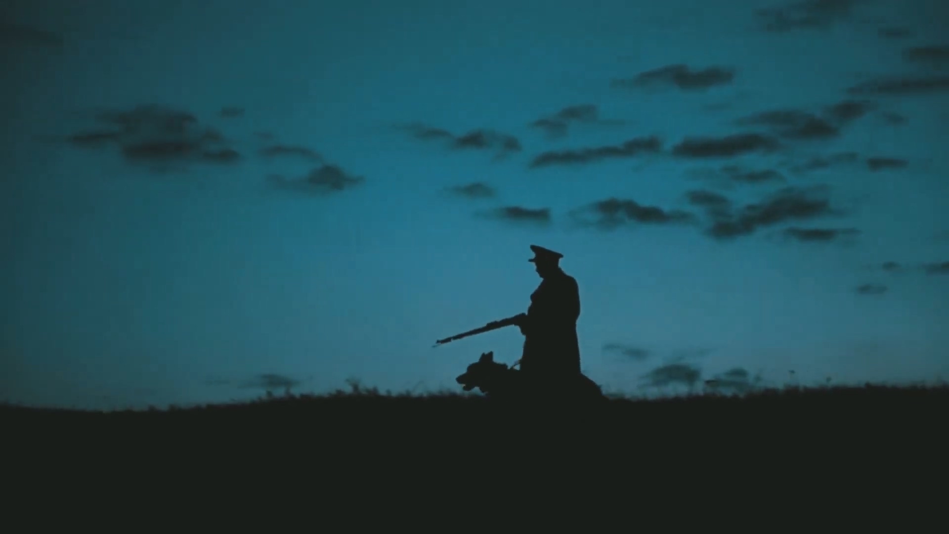 古墓发现神秘女人,古洞探险发现女尸体