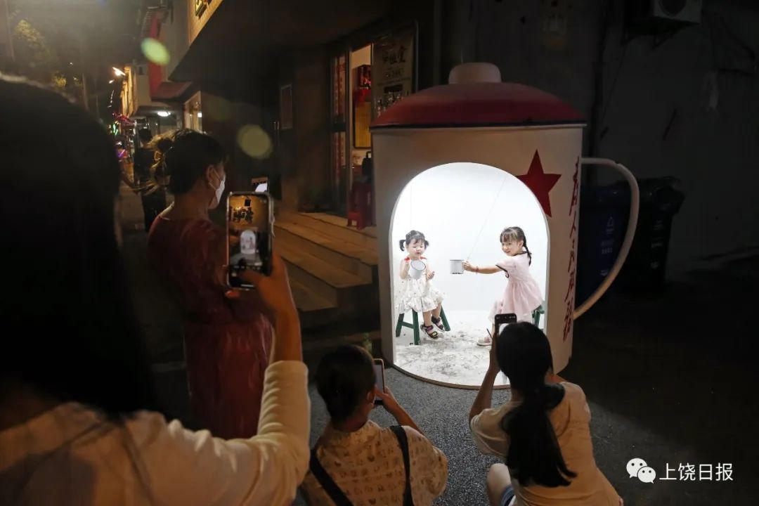 全球学子嘉游赣|华灯初上夜未央，去逛逛这几个夜市，感受烟火夜上饶！