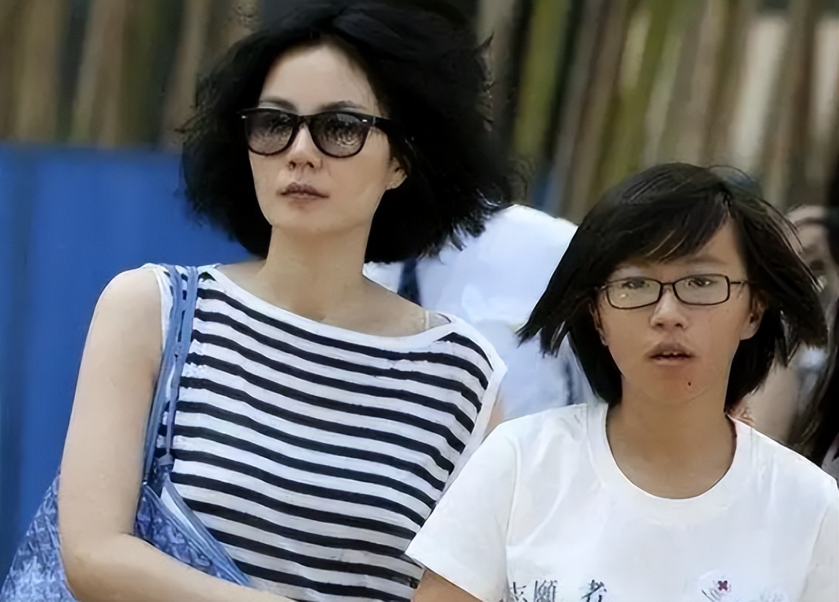 王菲是如何和窦唯走在一起的,王菲和窦唯现在的情史