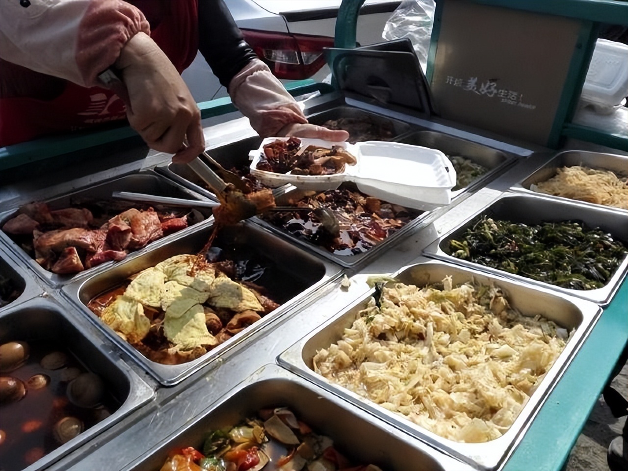 十元盒饭姐现状,官方回应安徽十元盒饭姐事件