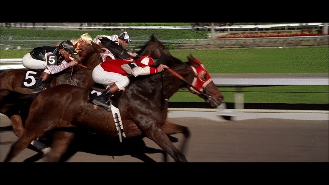 《奔腾年代》的主角如何通过努力和梦想,实现个人成长与奋斗