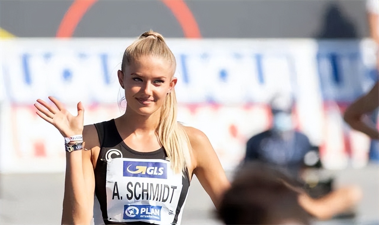 德国女运动员爆红！外形不输超模，比赛跑倒数第一，归咎她换衣服