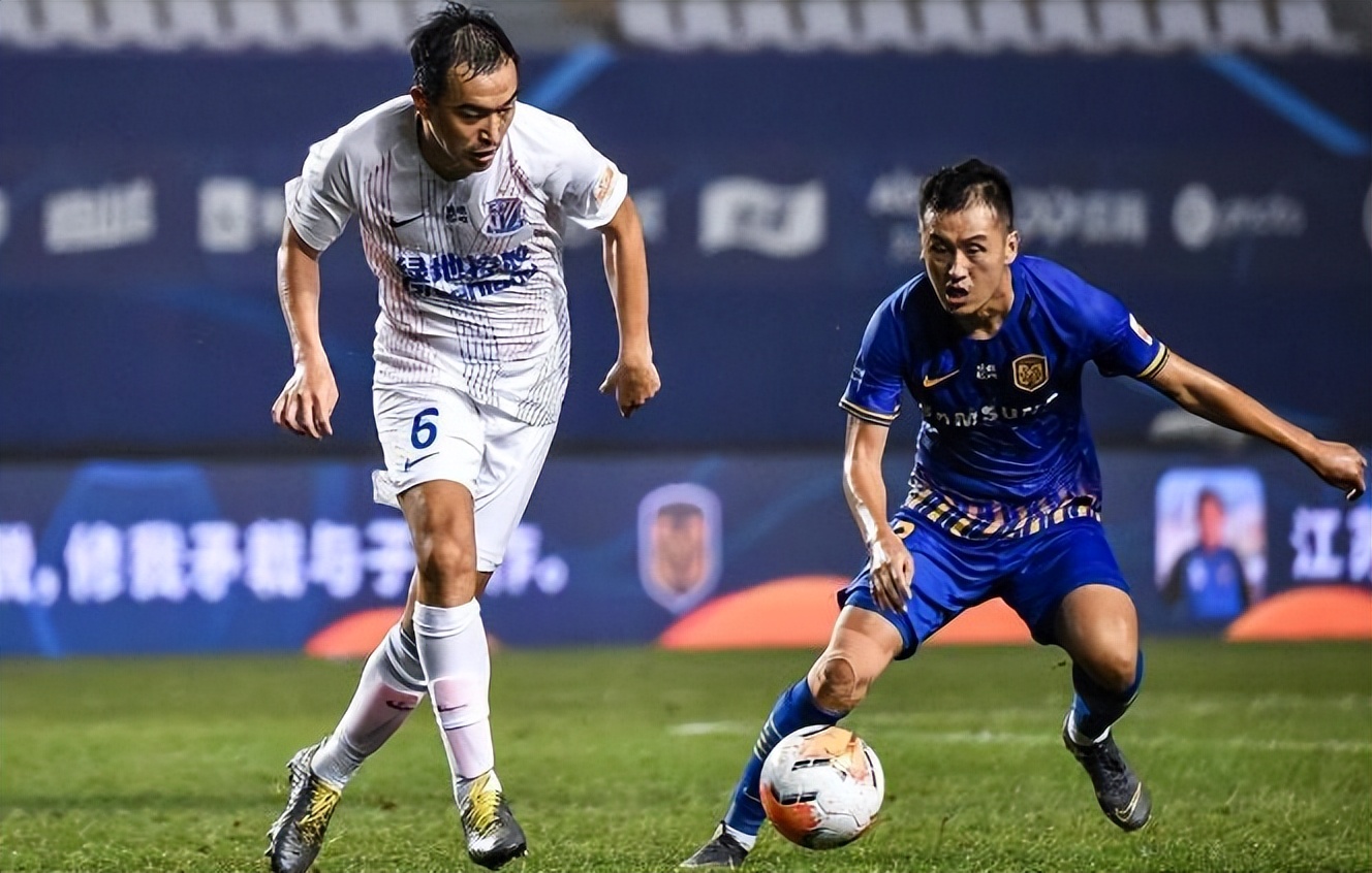 里皮嫡系爱将成申花新援热门，巅峰期身价过亿，曾是国家队十号