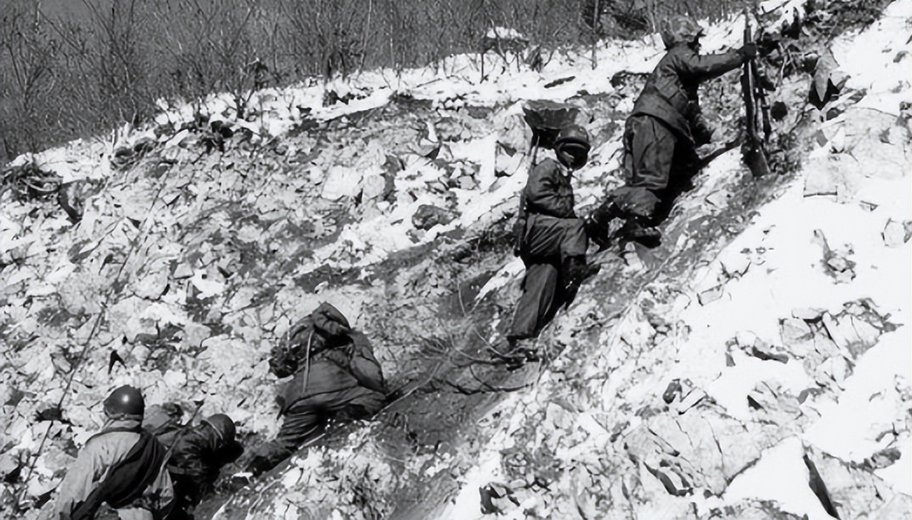 日本军舰用毒气弹,日本兵用毒气弹