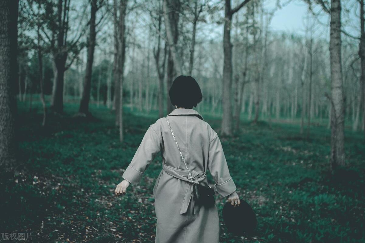 2007年嗜色恶狼将舞女骗到野外交易苟合三次分文不给还把她杀害